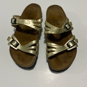 Birkenstock Birki’s gold two band sandals